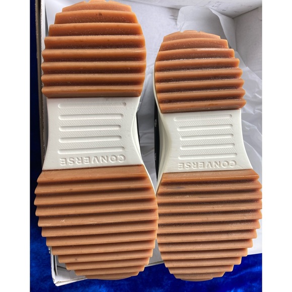 Converse Hightop Leather Star Runners - Picture 10 of 10